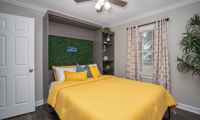Rocky Mount House | Modern Home In PRIME location - King Bed/Spaciousnn