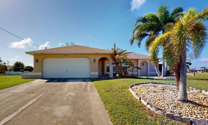 Diplomat House | Modern Home in Quiet Locale | Boat Parking | Screened Lanai & Fenced Yard