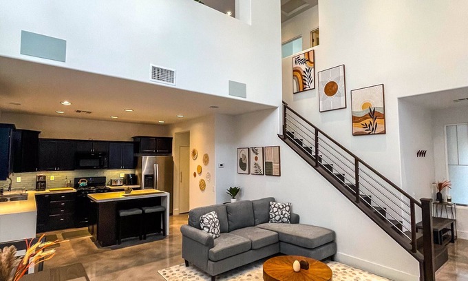 Summerlin South House | Modern Home near Red Rock - 30 Day Minimum.