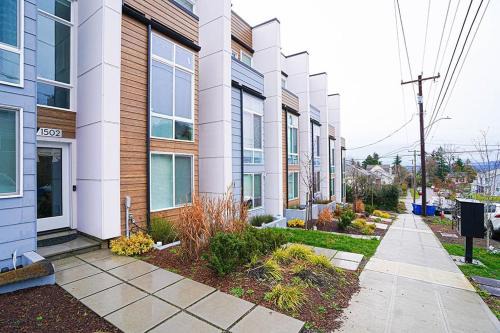 North Beacon Hill House | Modern Home, Rooftop view, 3 block Beacon station