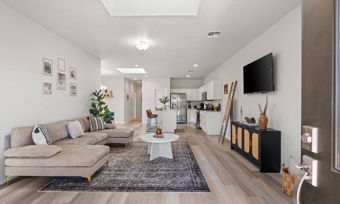 Mesa Del Sol Innovation Park House | MODERN HOME W/3BR NEXT TO AIRPORT & NETFLIX