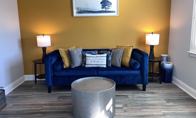 Dundalk House | Modern Home W/Huge Yard Near Downtown and Stadiums