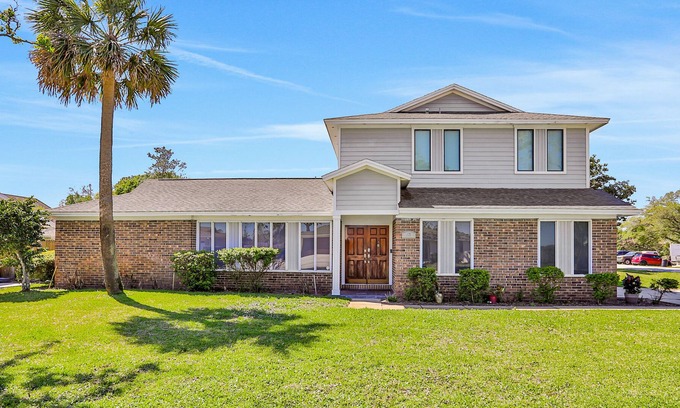 Dolphin's Cove Apartment | Modern home with washer/dryer & central AC - near beach, shopping & dining