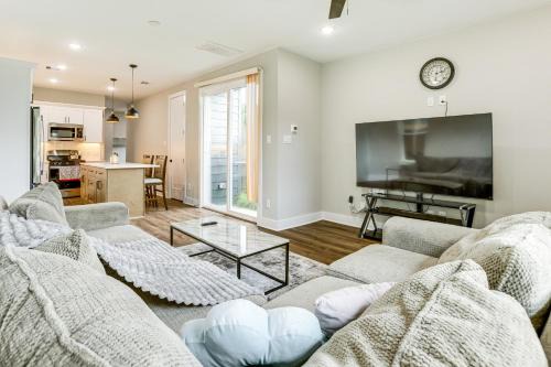 Northeast Houston House | Modern Home with Private Yard in Northeast H-Town!