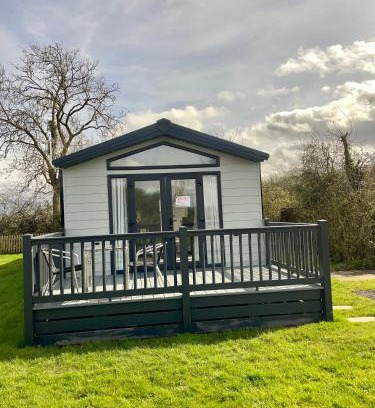 East Drayton Ski Chalet | Modern homely Chalet in Tuxford