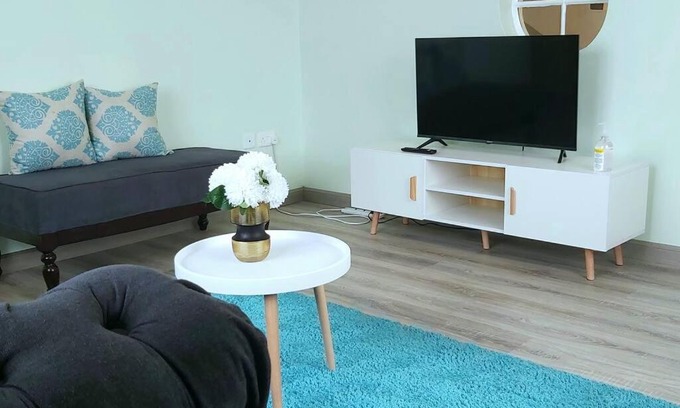 Langata Apartment | Modern &homely guest suite w/free parking in Karen