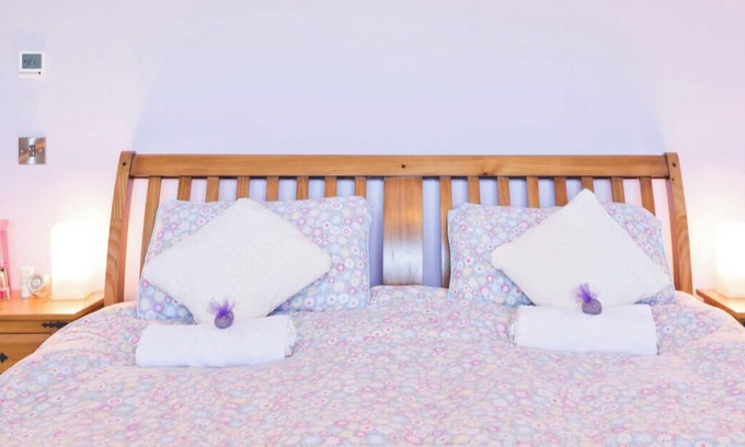 Ballyboghil House | Modern homestay rooms 15 minutes from Dublin Airport & 25 minutes to Dublin City
