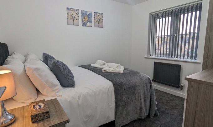 Burnley House | Modern House - 4 Bedrooms - FamilyFriendly
