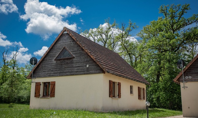 Lacapelle-Marival House | Modern house on holiday park with swimming pool