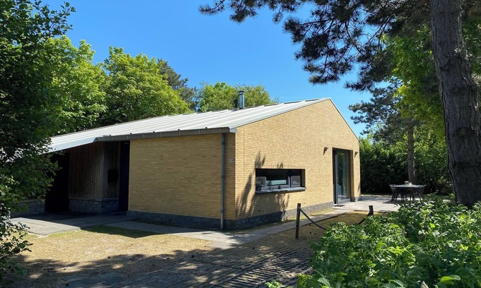 Ballum House | Modern house Juffer with terrace on south. Near woods and outdoor swimming pool.