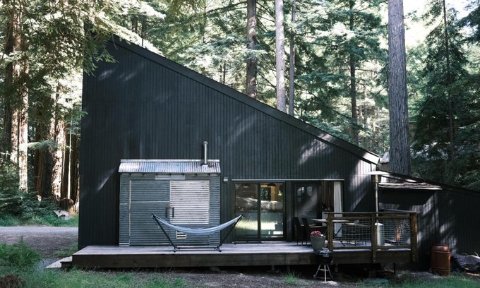 Occidental House | Modern House w. Fast Internet in 1 Acre Land