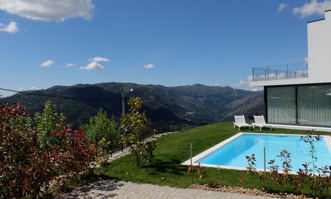Ventosa House | Modern house with fantastic views over the River and the Serra do Gerês