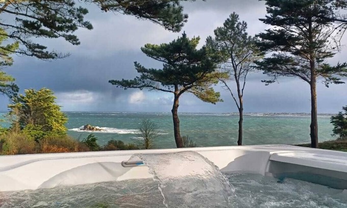 Kerlouet House | Modern house with garden, Sea view, SPA, Direct access GR34, Beach at 100 m