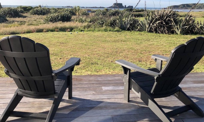 Cape Foulwind House | Modern house with spectacular sea view of Tauranga Bay