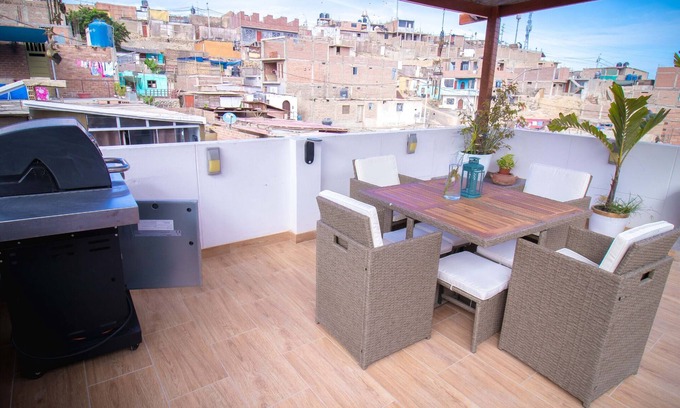 San Isidro House | MODERN HOUSE WITH TERRACE NEAR THE BEACHES