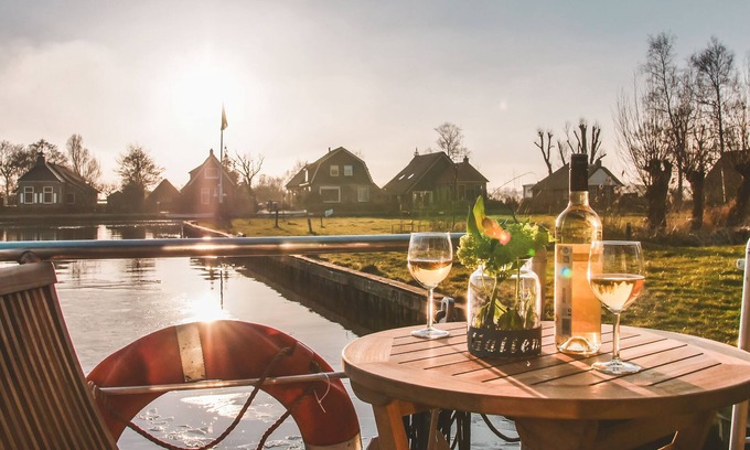 Municipality of Hattem Boat Rental | Modern houseboat Holland in the marina, 5 minutes walk to the old town Hattem