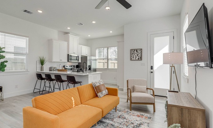 Northside House | Modern Houston Vacation Rental, 8 Mi to Downtown!