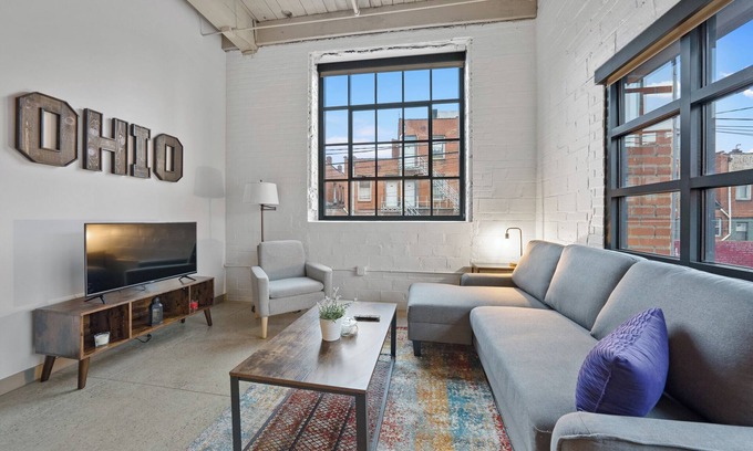 Downtown Cleveland Bed & Breakfast | Modern Industrial 1BR | Heart of Cleveland