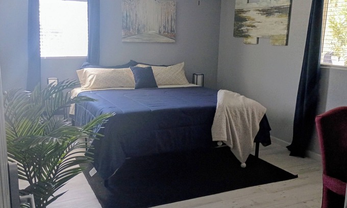 Alamogordo House | Modern Industrial Oasis - Private Room w/King Bed, WiFi, FREE Parking & More!