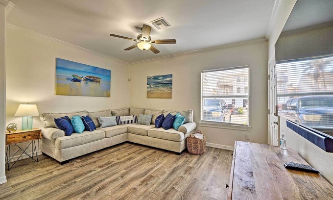 South Padre Island Condo | Modern Island Condo w/Pool: Steps to the Beach!