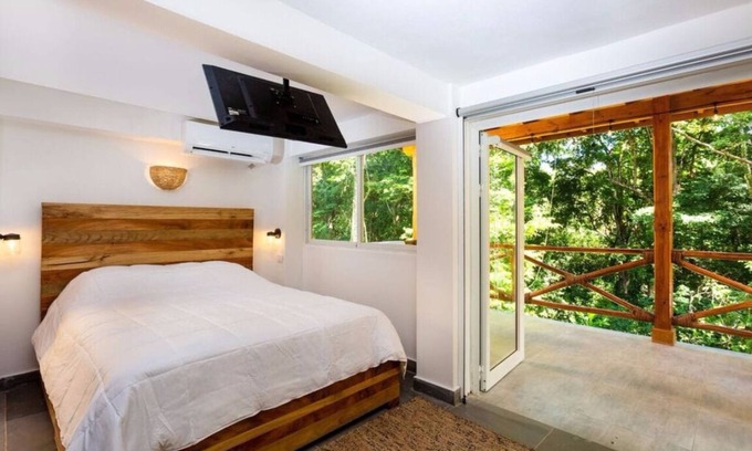 Puerto Bahia Apartment | Modern jungle studio with jacuzzi near quiet beach