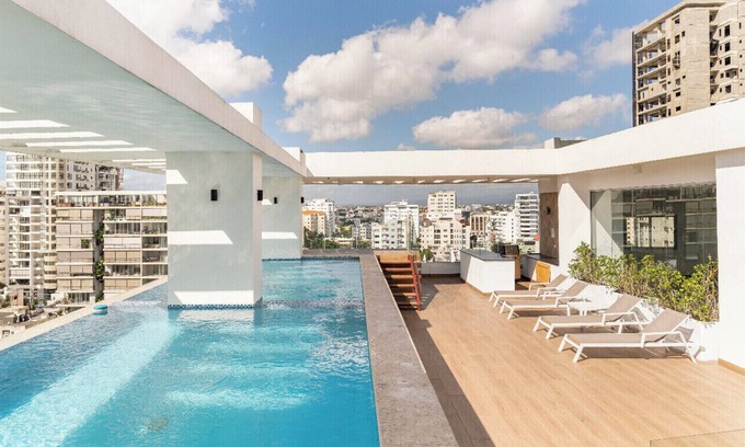 Viejo Arroyo Hondo Condo | Modern King Size Bed Condo with Pool by Agora Mall