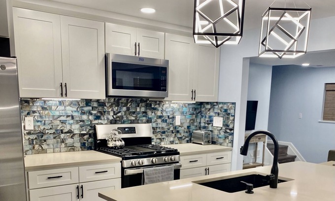 Conneaut House | Modern Lake Home in Private setting with Lake Access and Hot Tub