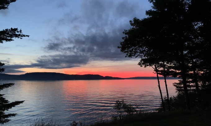 Munising House | Modern Lake Superior Beach House - RARE AUGUST AVAILABILITY 30+ DAYS ONLY