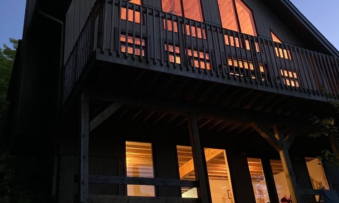 Val-des-Monts House | Modern Lakehouse with cottage charactern40 minutes from Ottawa CITQ #304028
