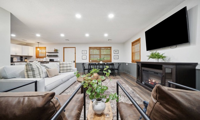 Afton House | Modern Lakeside Cottage, Boat Slip, Gameroom w/pool table!