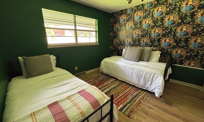 Cherokee Village House | Modern LakeThunderbird Escape