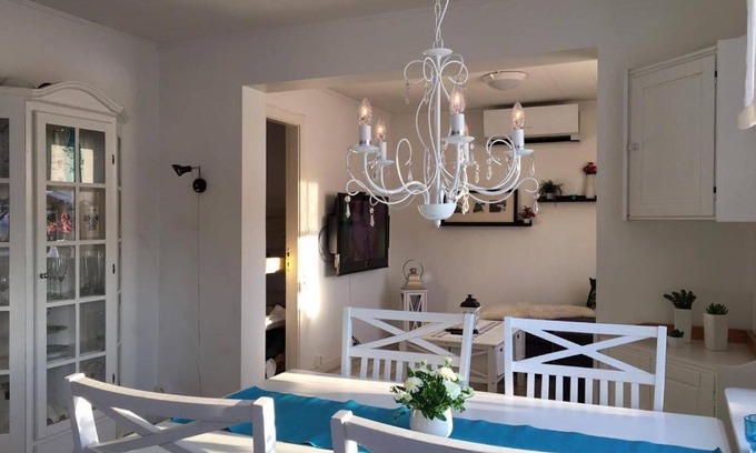 Slagnas House | Modern Lapland Cottage with Outdoor Sauna & BBQ Hut