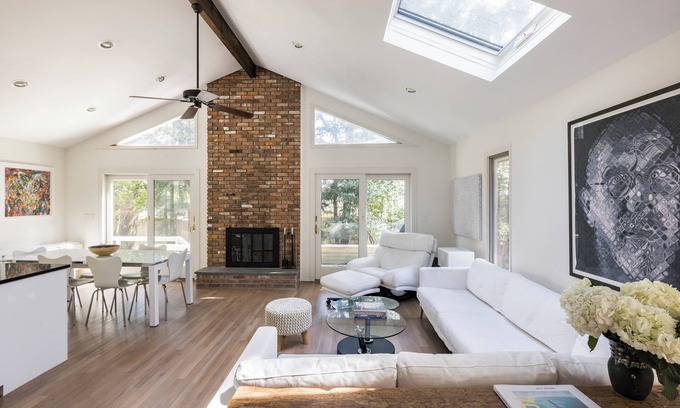 East Hampton House | Modern, light-filled home steps from Sammy's Beach