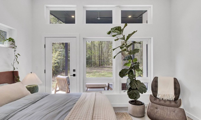 Johns Island House | Modern living on beautiful Johns Island, close to historical Charleston.