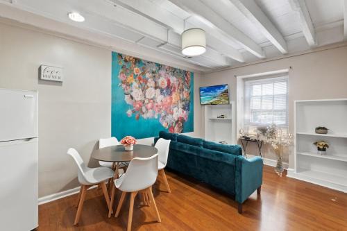 Washington Square West Apartment | Modern Loft In Center City