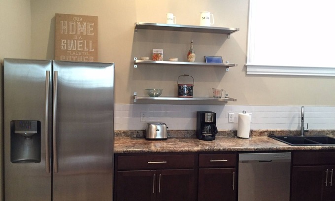 Tower Grove East Apartment | Modern, Loft-Like Unit II - In Historic Tower Grove Area