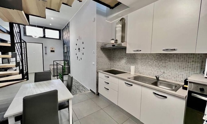 Collegno Apartment | Modern Loft with Jacuzzi[30m meter].