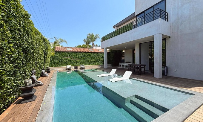 Fairfax District House | Modern Lux Masterpiece: Games,Views,Rooftop,Pool