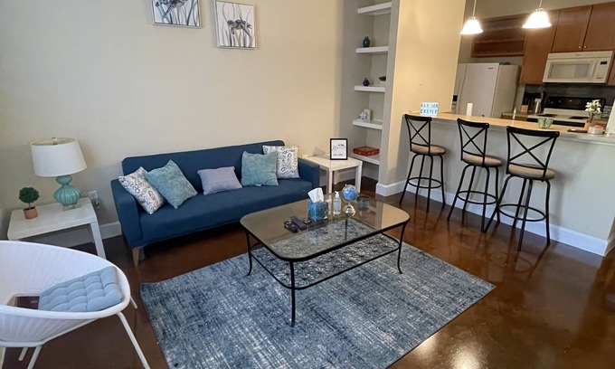 Washington Ave./ Memorial Park Apartment | Modern Luxe 2 Bedroom Apt in Houston Heights