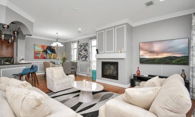 Washington Ave./ Memorial Park House | Modern | Luxe | 3BR/3.5Ba Spacious Home | Walkable