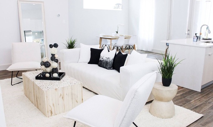 Houston House | Modern Luxe Home W/Free Parking, Self Check-in & Wifi