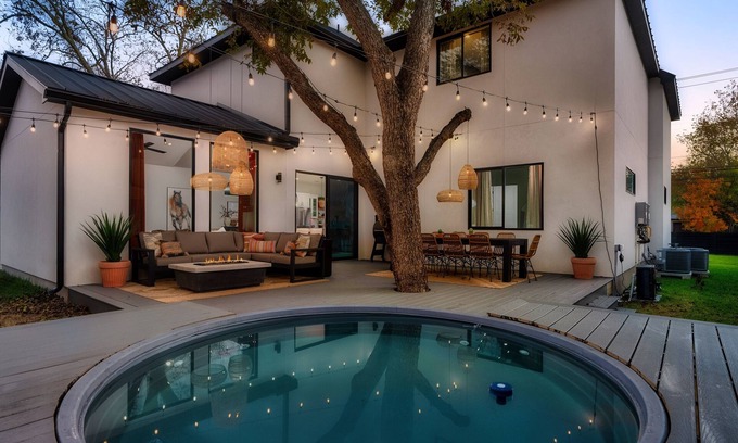 South Lamar House | Modern Luxe South Lamar Retreat with Heated Pool, Game Room, and Outdoor Theater