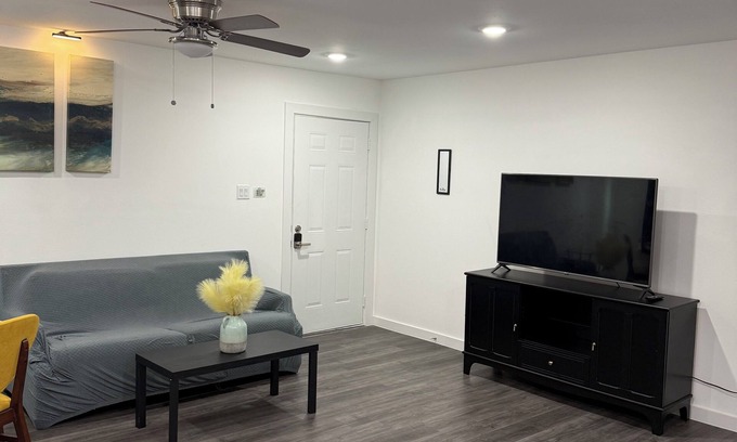 Northeast Houston House | Modern luxe townhomen-15 minutes away from downtown