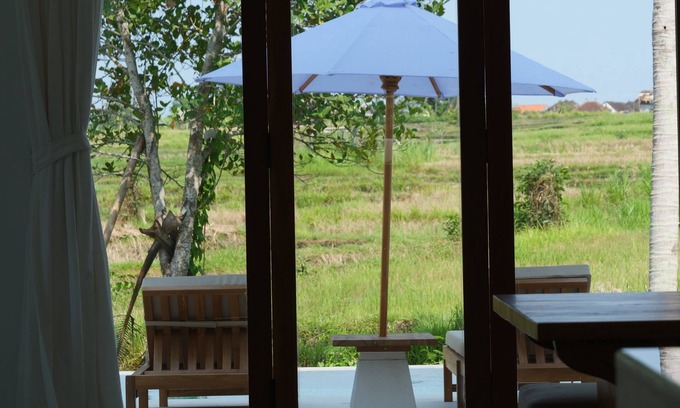 Cepaka House | Modern Luxurious villa, with rice field views, and a 10-minute drive to Canggu.