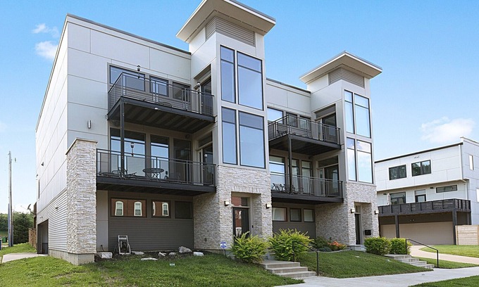 Lafayette Square House | Modern Luxury 3-Story Brand New Home in STL
