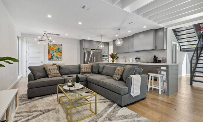 Cityplace House | Modern Luxury 4 Bedroom/4 Bath in the Heart of Dallas