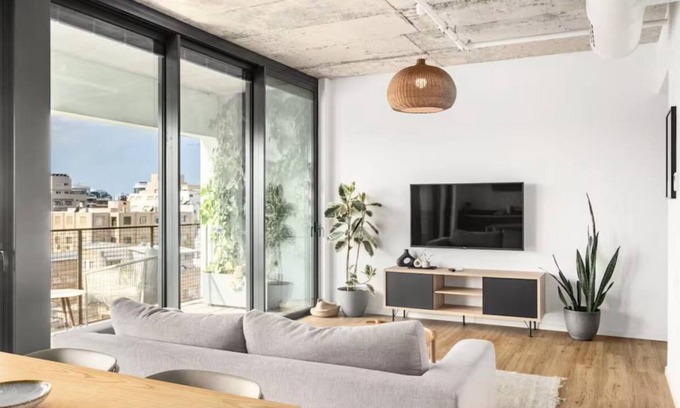 Ramat Gan Apartment | Modern Luxury Apartment in TLV AC Wi-Fi Balcony