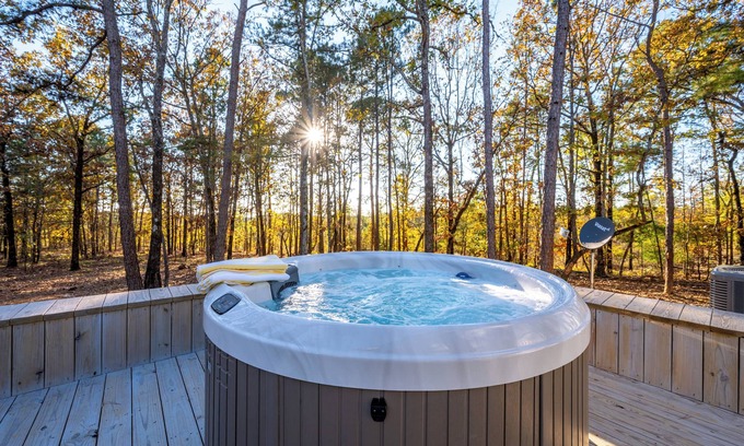 Broken Bow Cabin | Modern Luxury Cabin | Hot Tub + 2 King Suites