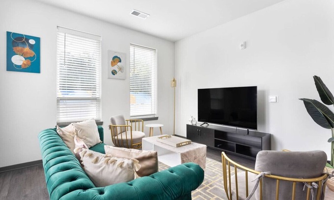 Indianapolis Apartment | Modern Luxury Near Broad Ripple