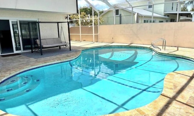 Tampa House | Modern Luxury Retreat 12PPL Pool